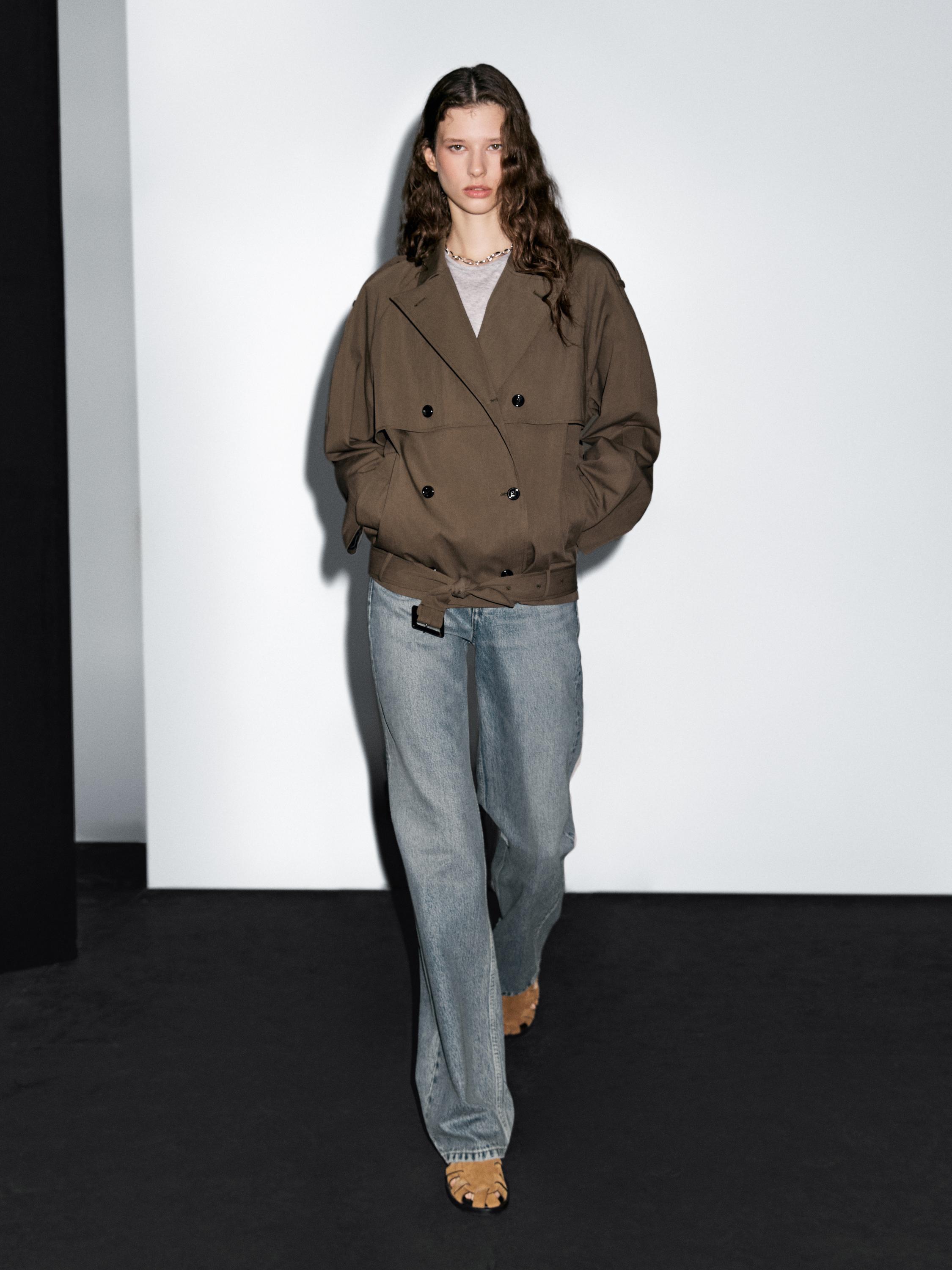 Short trench coat with belt detail